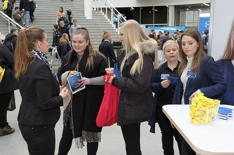 Áhugasamir nemendur á Framadögum - mynd