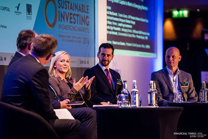 Samfélagslega ábyrgar fjárfestingar - Snædís Ögn flutti erindi í London - mynd