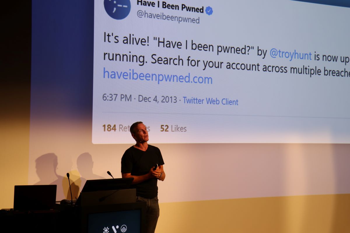 Fullt út úr dyrum á viðburði með Troy Hunt - mynd